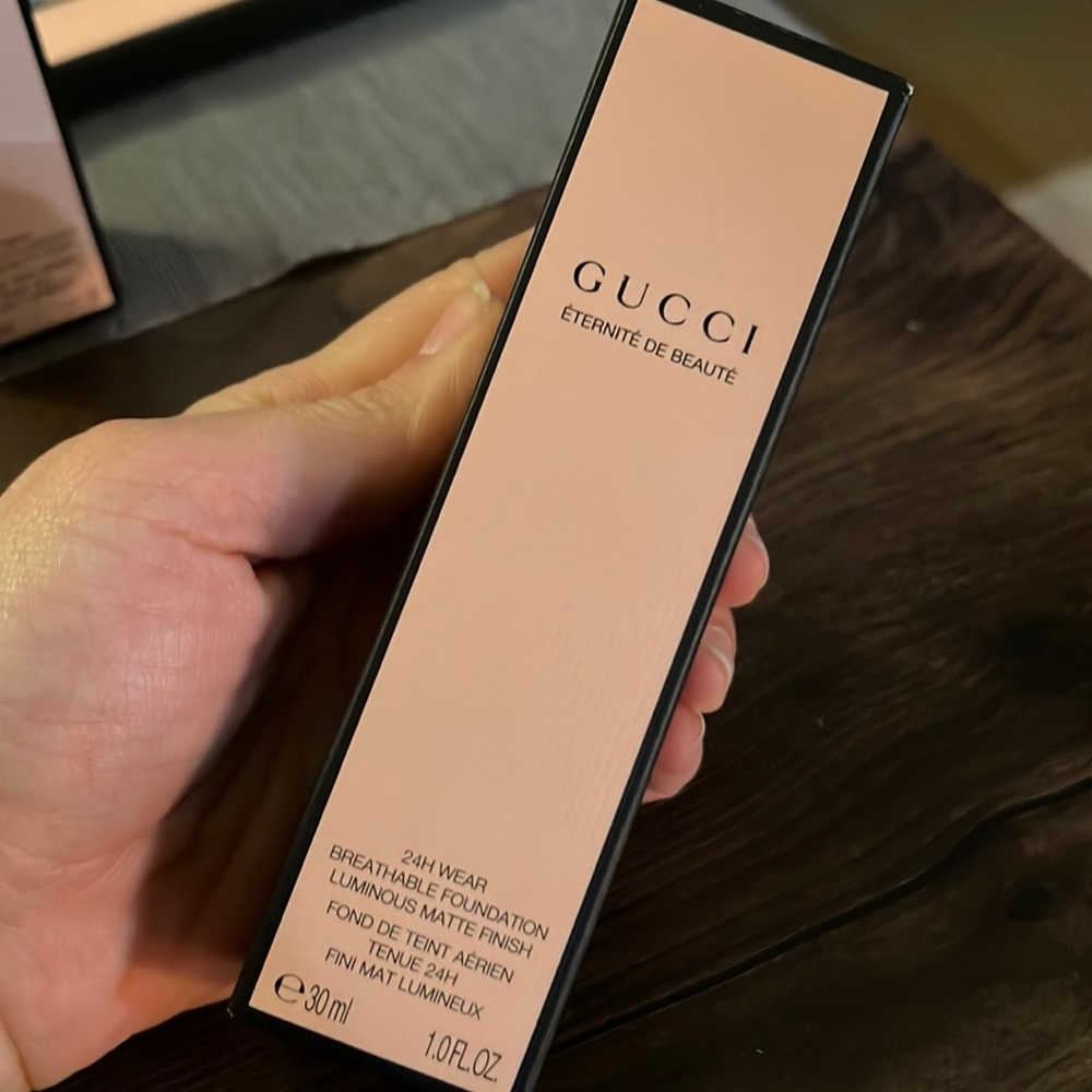 GUCCI
Éternité De Beauté 24 Hour Full Coverage Luminous
Matte Finish Foundation